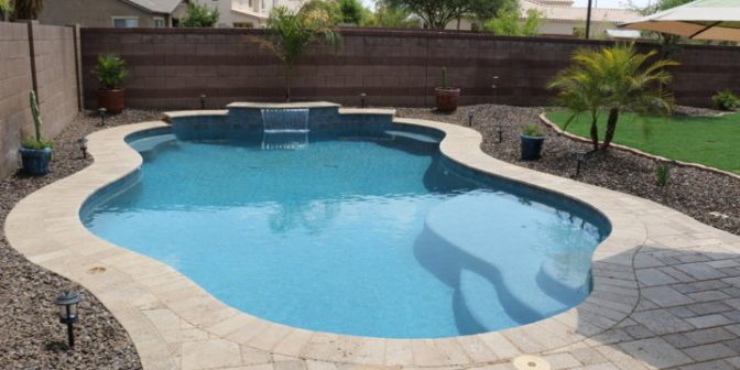 Backyard pool dengan finishing batu sikat [finishing kolam renang]