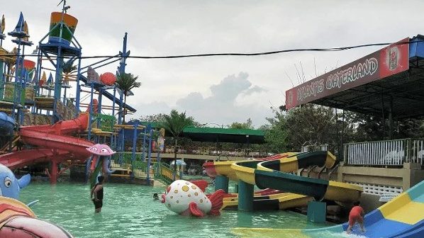 Kolam renang di Surabaya
