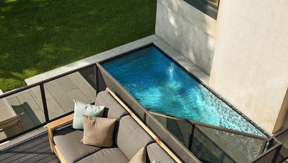 Desain kolam renang outdoor