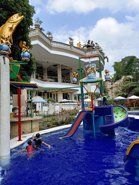 Hotel dengan Kolam Renang di Lembang Bandung