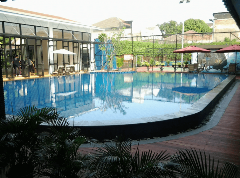 6 Hotel dengan Kolam Renang di Jakarta, Ada yang Bebas Akses
