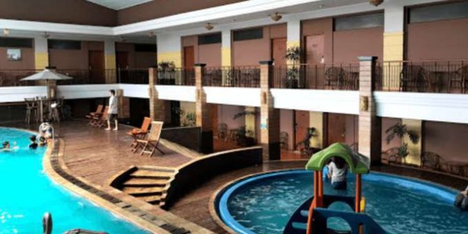 hotel dengan kolam renang di cirebon.png grage.png