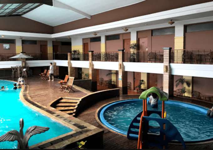 hotel dengan kolam renang di cirebon.png grage.png
