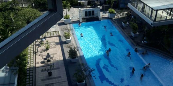 Royal Suite - Hotel dengan kolam renang di Medan