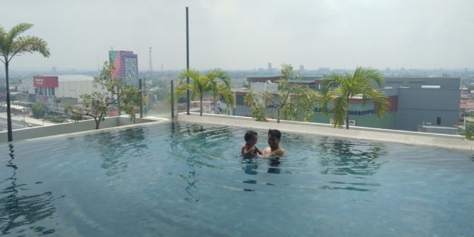 hotel dengan kolam renang di pekanbaru