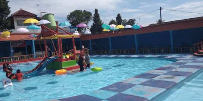 Cek Tse Long - wisata kolam renang di purwakarta