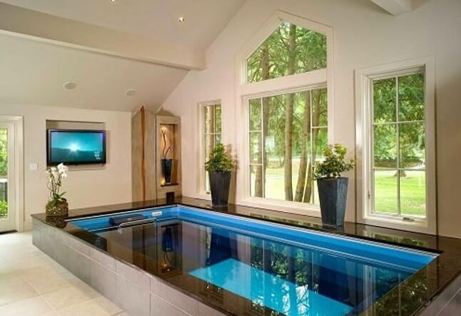 kolam renang minimalis dalam rumah