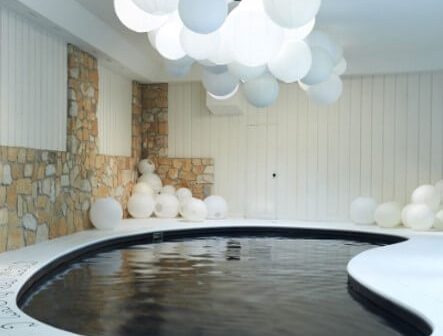 Contoh desain kolam renang minimalis dalam rumah
