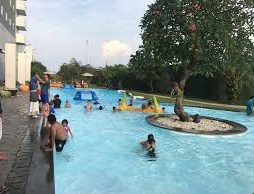 hotel dengan fasilitas kolam renang di Cirebon