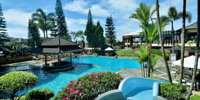 hotel dengan kolam renang di Batu Malang.png1.png