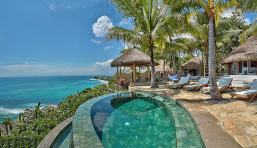 Ini Dia 11 Hotel dengan Private Pool di Bali yang Keren Abis