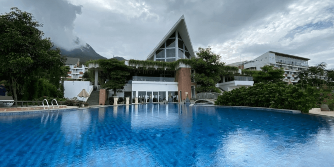 hotel dengan private pool di Malang