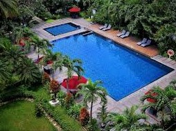 hotel dengan fasilitas kolam renang di Cirebon