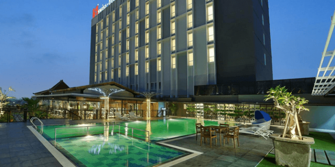Hotel dengan fasilitas kolam renang di Solo