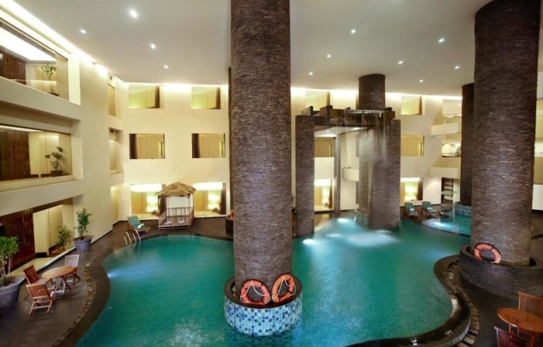 hotel dengan kolam renang di Samarinda.jpg1.jpg