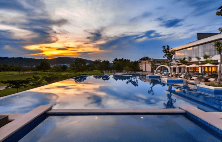 hotel dengan private pool di Batam