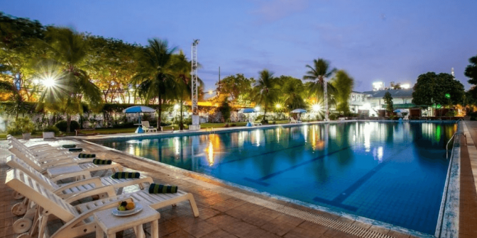 hotel dengan private pool di Surabaya