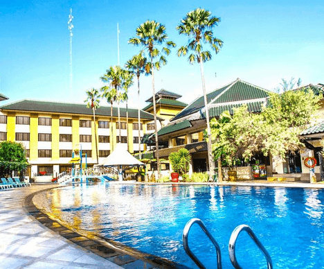 Hotel dengan Kolam Renang di Purwakarta