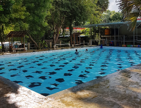 kolam renang di Tuban