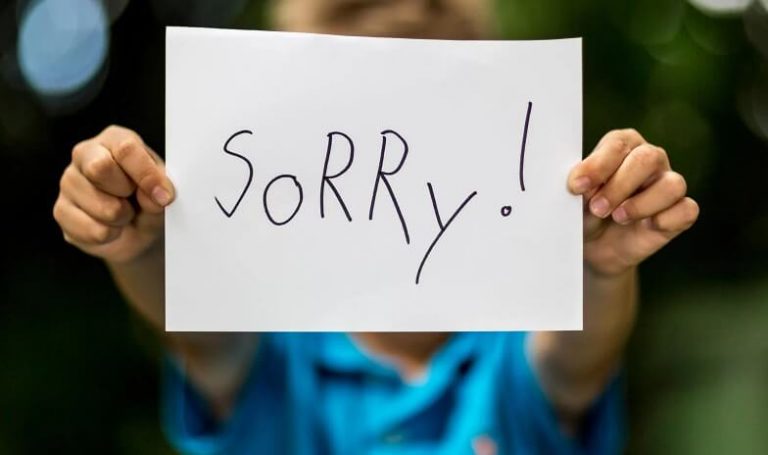 mengajarkan anak minta maaf Sumber Parents.com