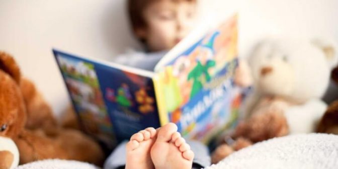 10 Manfaat Anak Rajin Membaca Buku Sejak Dini
