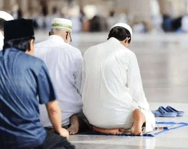 tarawih di rumah atau masjid