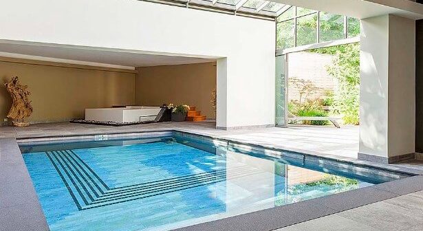 contoh desain kolam renang mini overflow indoor
