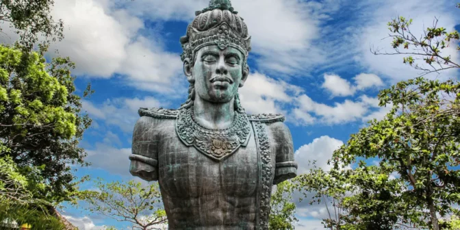 Garuda wisnu kencana - Berlibur ke Bali