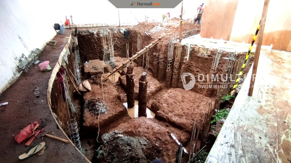 Digging Process of Making Semi Overflow Swimming Pool