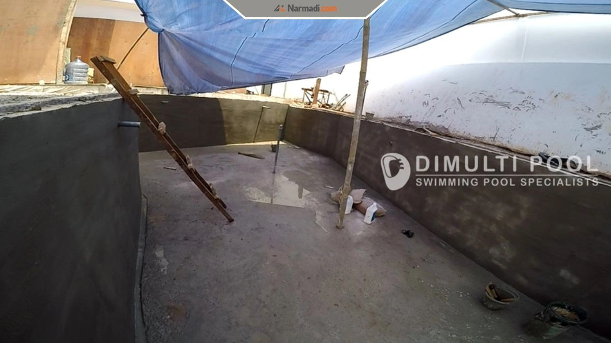 Waterproofing Process of Making Semi Overflow Swimming Pool