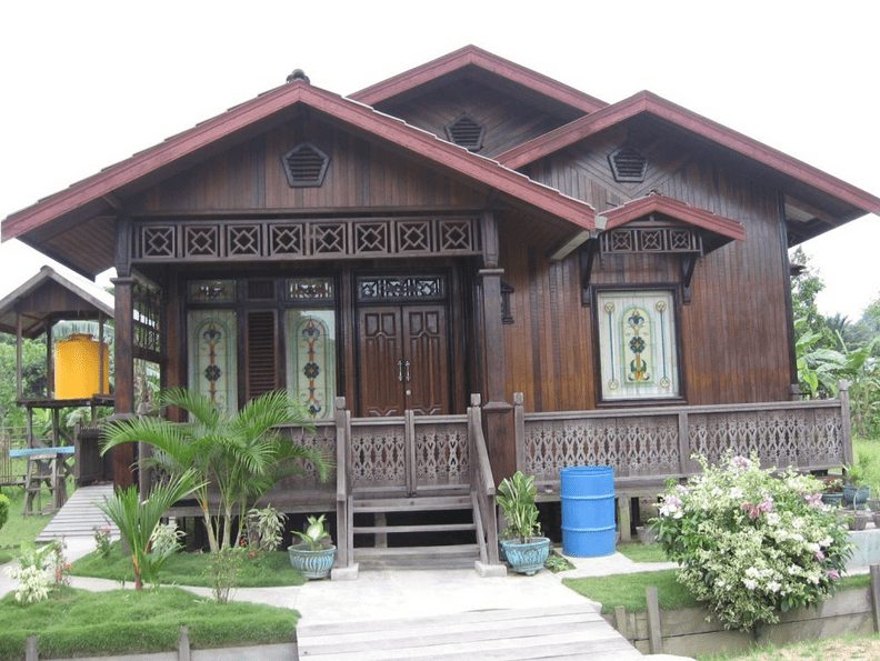 Cat Rumah Kayu
