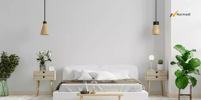 cat dinding putih pada dekorasi kamar tidur