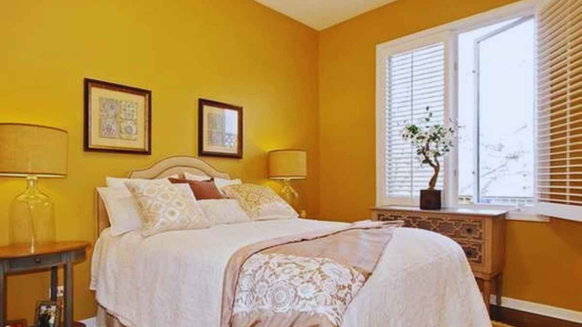desain cat kamar tidur warna kuning