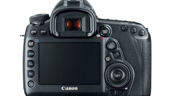 Canon EOS 5D Mark IV Review - camera back side