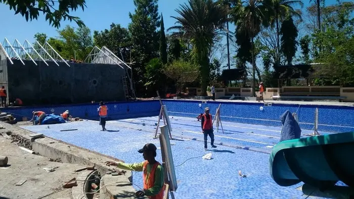 pool making process, installation mosaics / ceramics