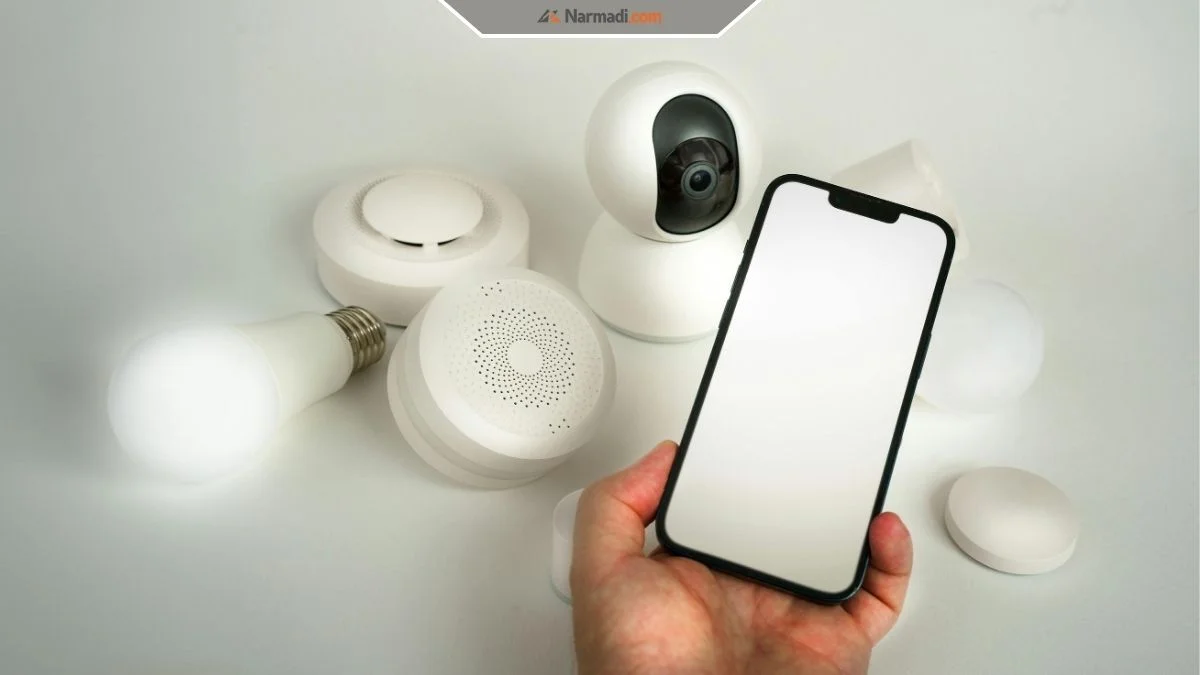 Smart Plugs Vs Smart Outlets: What Are the Differences?