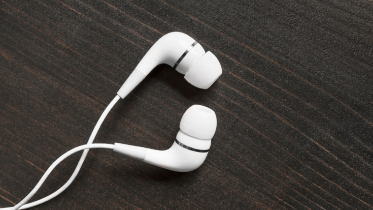 Advantages and Disadvantages of Bluetooth Headsets vs Cable Headsets