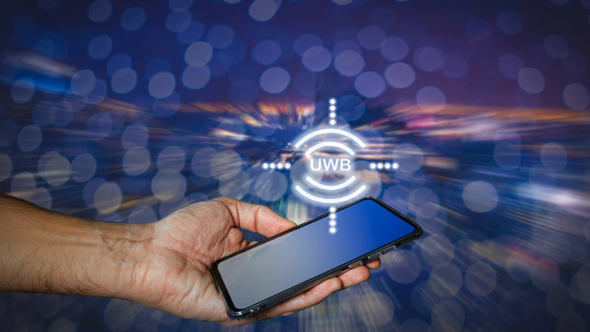 Comparison between UWB and Bluetooth Low Energy 2