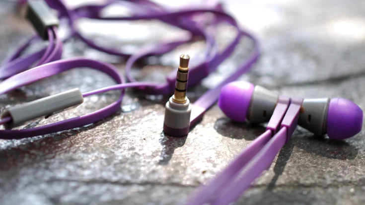 In-Ear Monitor Knowing the Definition, How it Works, and the Advantages 3