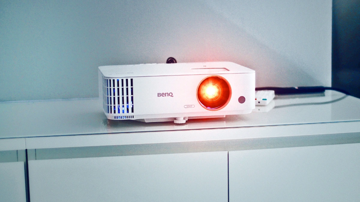 LCD Projector vs LCOS Projector The 5 Key Differences Advantages 2