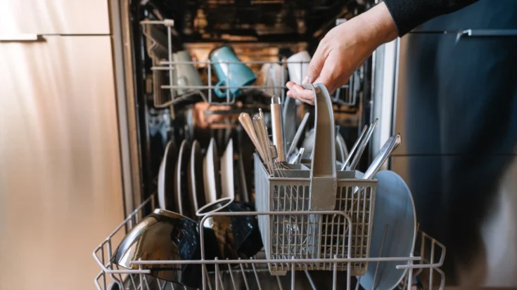 Smart Dishwasher How it Works, Benefits, and the Regulations in Indonesia 3
