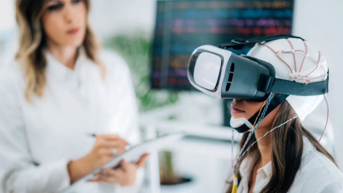 4 High-Tech Applications of Smart Glasses Revolutionizing the Industrial Sector