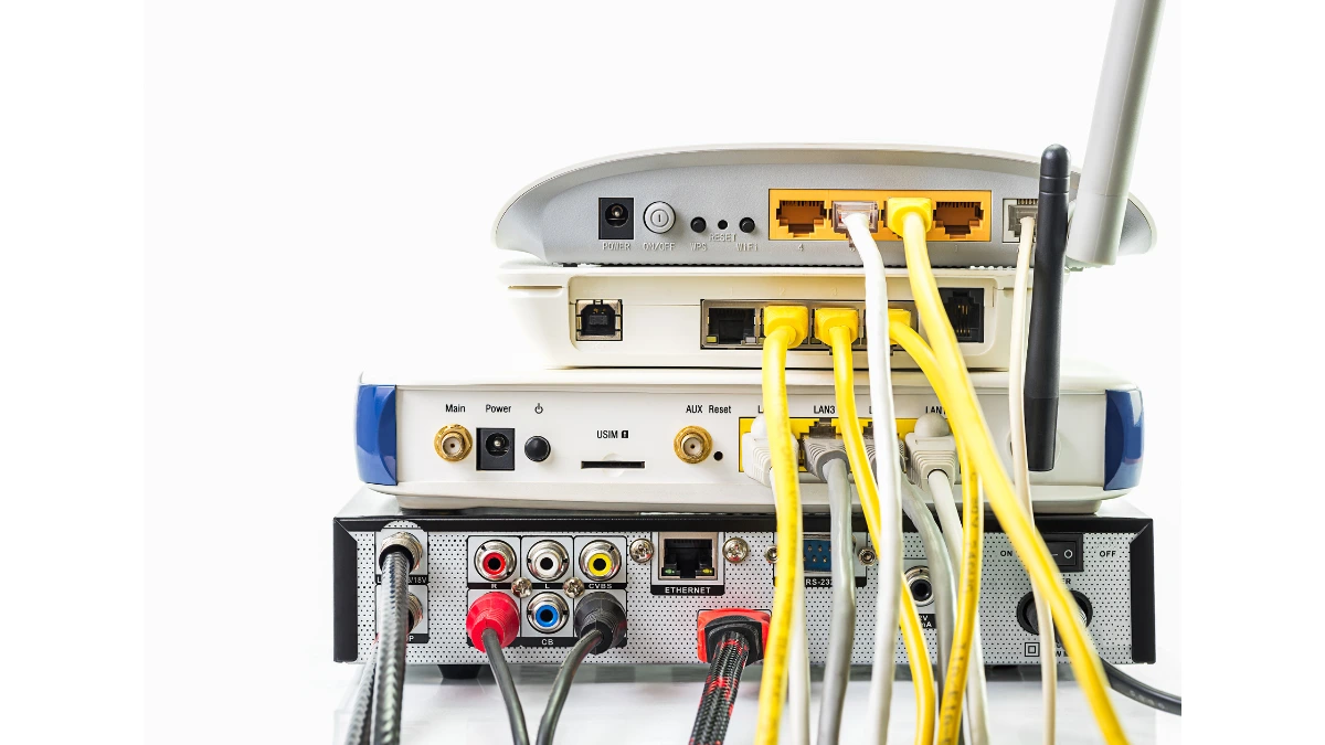The Difference Between Switch, Hub, and Router That You Must Know