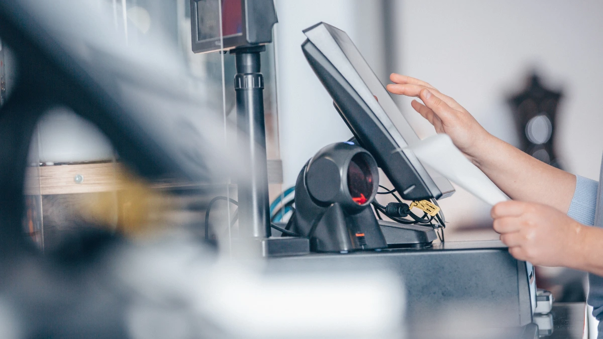 Knowing The 5 Advantages and Disadvantages of POS Machine 3