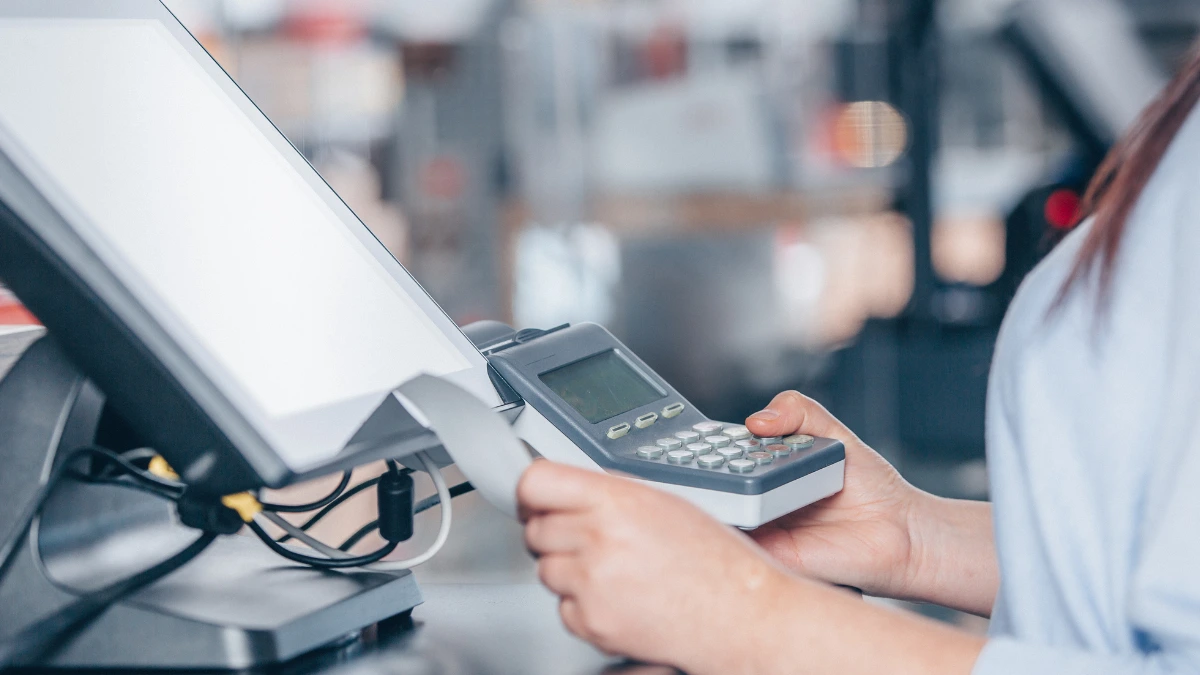 Knowing The 5 Advantages and Disadvantages of POS Machine