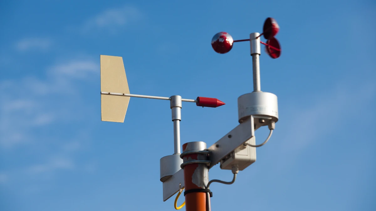 Weather Station for Transportation Knowing the Functions and the Applications
