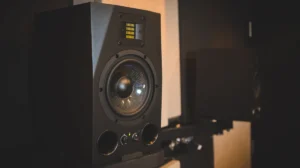 Wireless Monitor Speaker Definition, Functions, Advantages, and Regulation in Indonesia