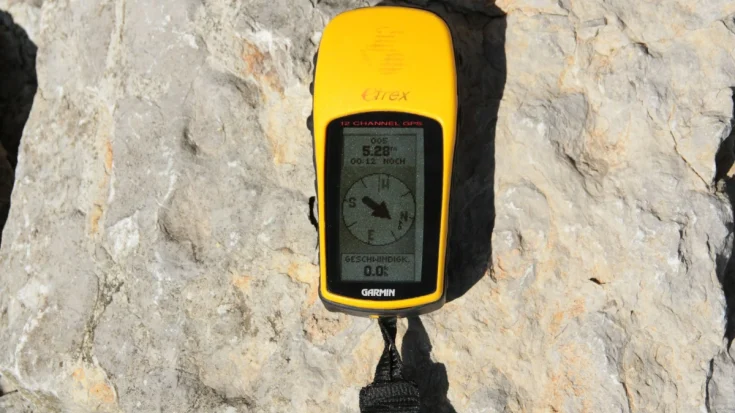 Advantages of Handheld GPS that Helps Navigate in Signal-less Areas 2