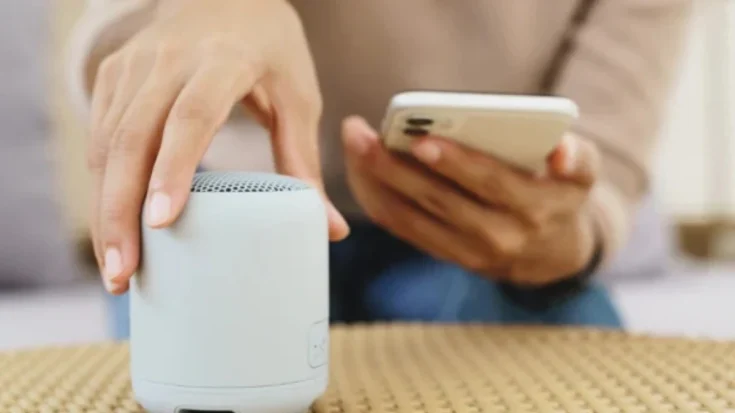 Amplifying the 5 Advantages and Disadvantages of Speakerphone 3