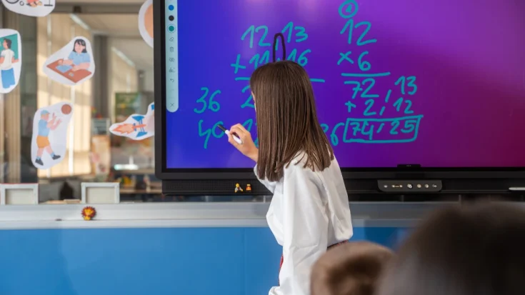 Interactive Flat Panel Display: Definition, How it Works, Functions, Benefits, and Regulation in Indonesia 3